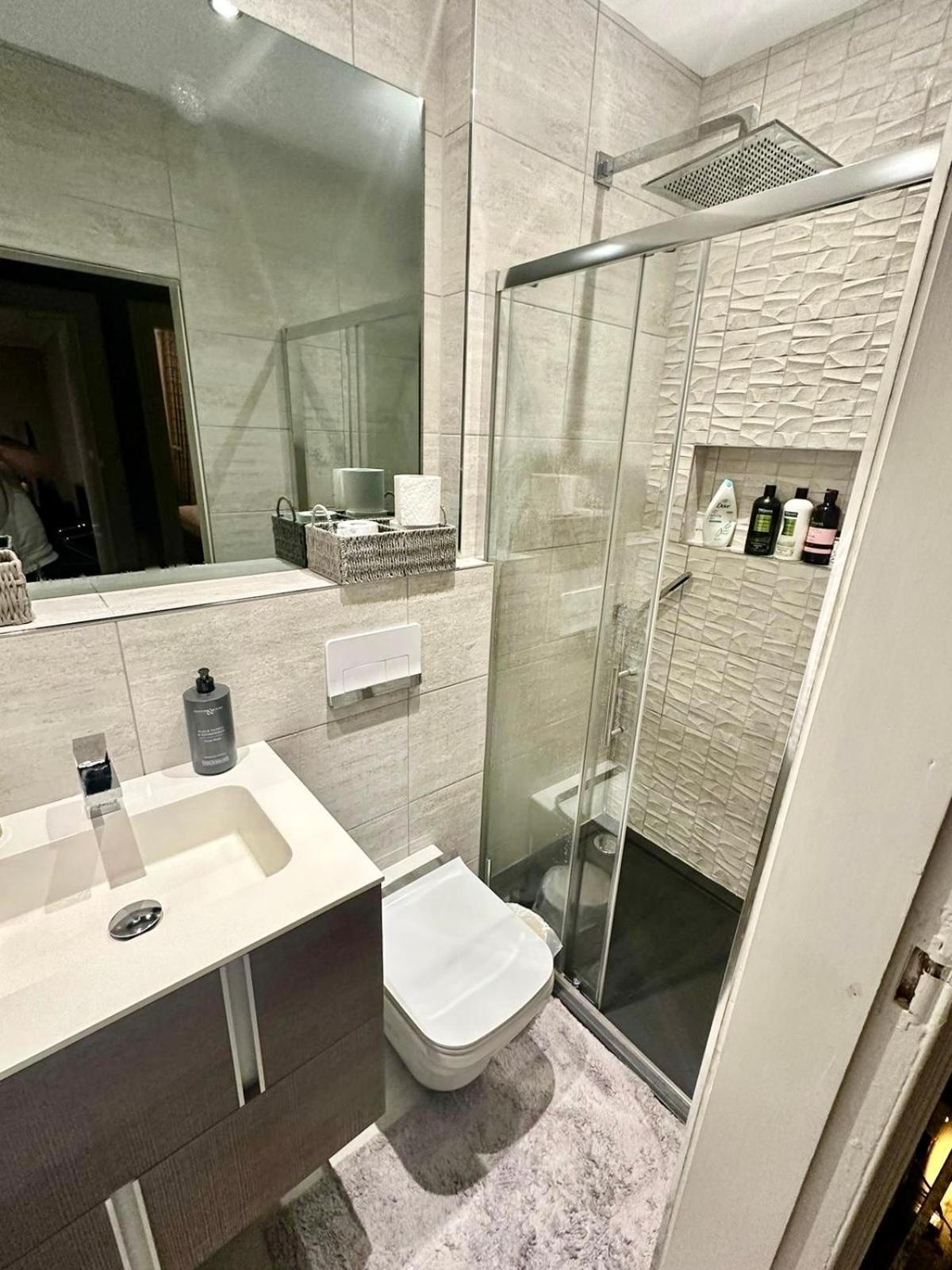 Immanuel House - Modern Luxury Victorian 1872 - Free Parking & Superfast Fibre Optic Wifi Apartment Edinburgh